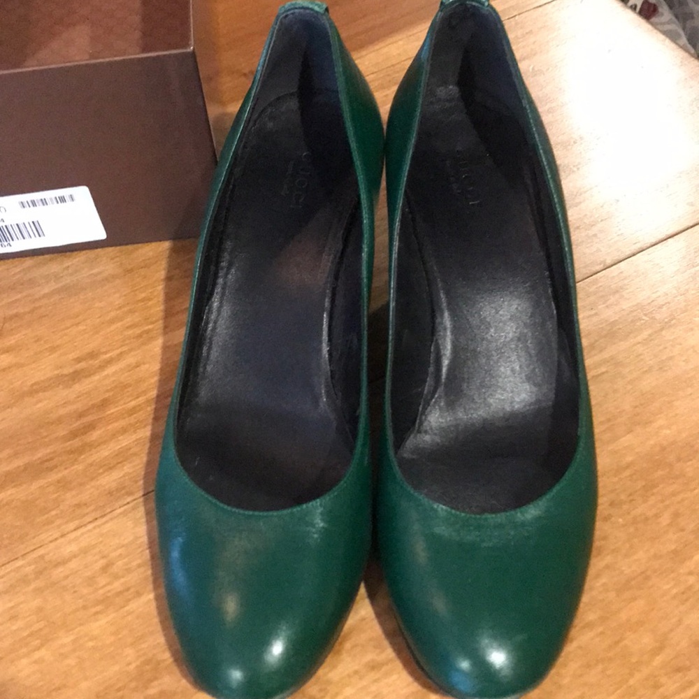Green leather Gucci wedge size 9